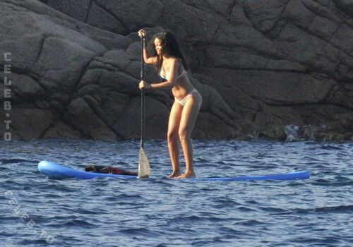 🔥 Rihanna  page leaked private photo uncensored full