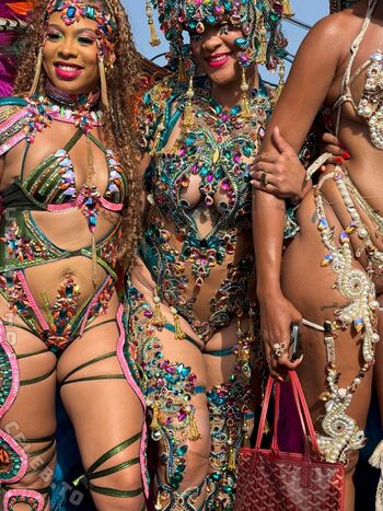 🔥 Rihanna  page leaked private photo uncensored full