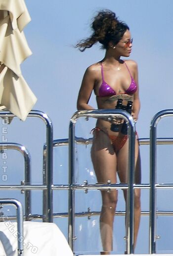 🔥 Rihanna  page leaked private photo uncensored full