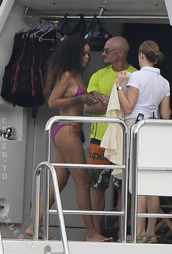 🔥 Rihanna  page leaked private photo uncensored full