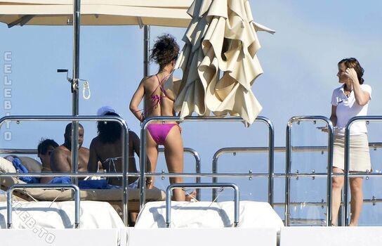 🔥 Rihanna  page leaked private photo uncensored full