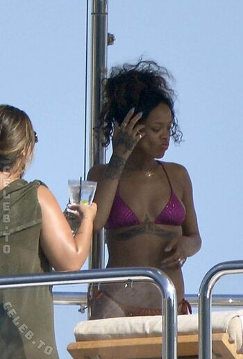 🔥 Rihanna  page leaked private photo uncensored full