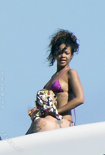 🔥 Rihanna  page leaked private photo uncensored full
