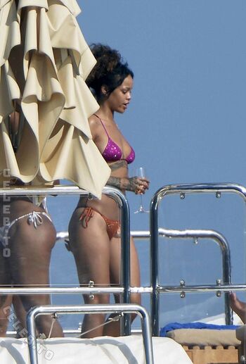 🔥 Rihanna  page leaked private photo uncensored full