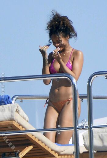 🔥 Rihanna  page leaked private photo uncensored full