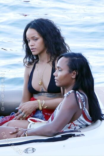 🔥 Rihanna  page leaked private photo uncensored full