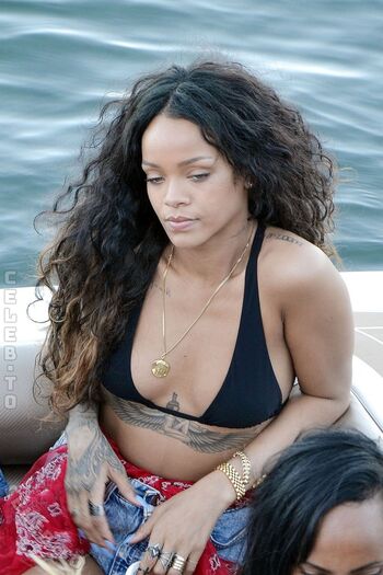🔥 Rihanna  page leaked private photo uncensored full