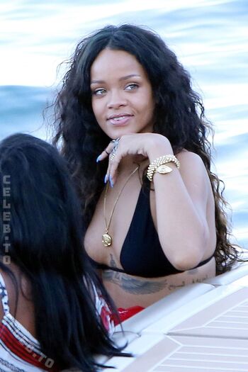 🔥 Rihanna  page leaked private photo uncensored full