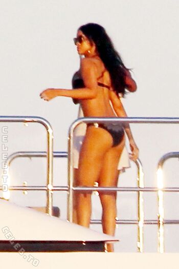 🔥 Rihanna  page leaked private photo uncensored full