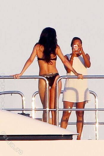 🔥 Rihanna  page leaked private photo uncensored full