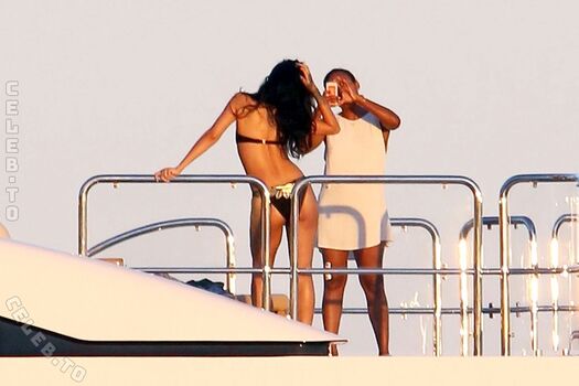 🔥 Rihanna  page leaked private photo uncensored full