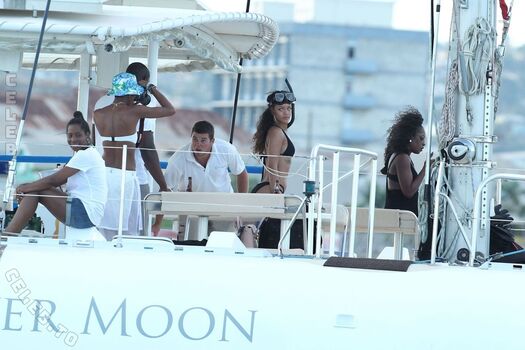 🔥 Rihanna  page leaked private photo uncensored full