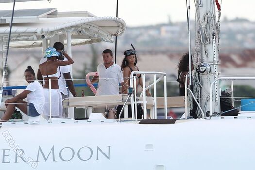 🔥 Rihanna  page leaked private photo uncensored full