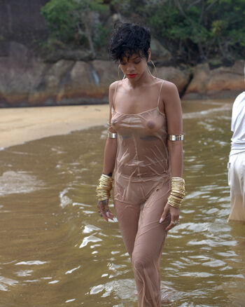 🔥 Rihanna  page leaked private photo uncensored full