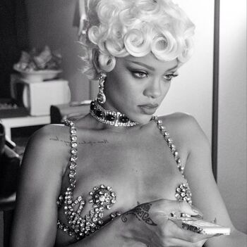 🔥 Rihanna  page leaked private photo uncensored full