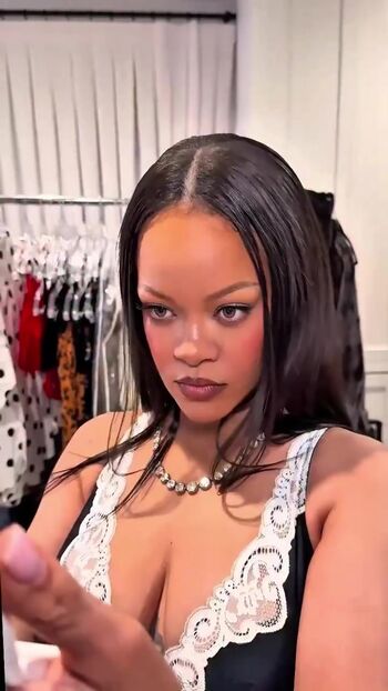 🔥 Rihanna  page leaked private photo uncensored full
