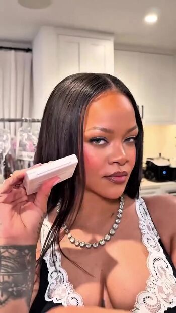 🔥 Rihanna  page leaked private photo uncensored full