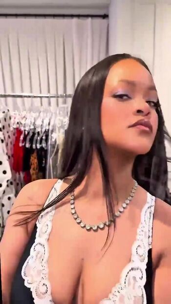 🔥 Rihanna  page leaked private photo uncensored full