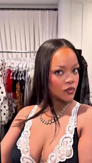🔥 Rihanna  page leaked private photo uncensored full