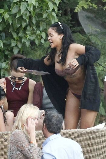 🔥 Rihanna  page leaked private photo uncensored full