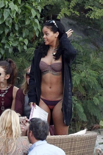 🔥 Rihanna  page leaked private photo uncensored full