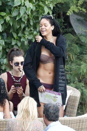 🔥 Rihanna  page leaked private photo uncensored full