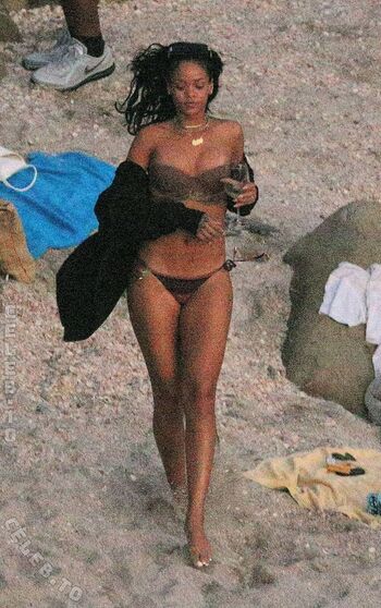 🔥 Rihanna  page leaked private photo uncensored full
