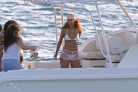 🔥 Rihanna leaked private photo uncensored full