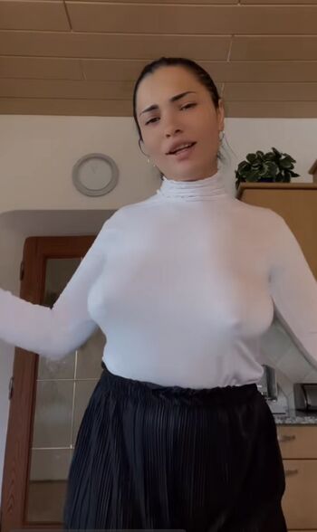 🔥 Romanian girls page leaked private photo uncensored full