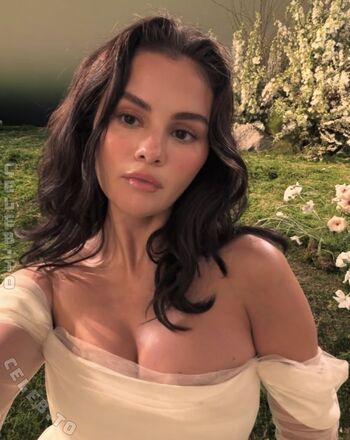 🔥 Selena gomez  page leaked private photo uncensored full
