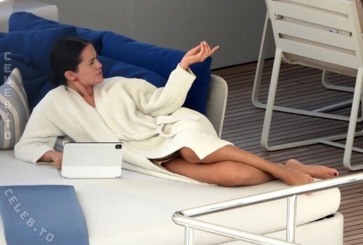 🔥 Selena gomez  page leaked private photo uncensored full
