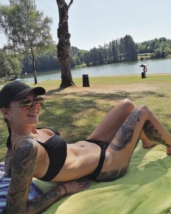 🔥 Show your girlfriend page leaked private photo uncensored full