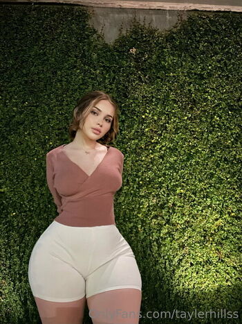 🔥 Tayler hills page leaked private photo uncensored full