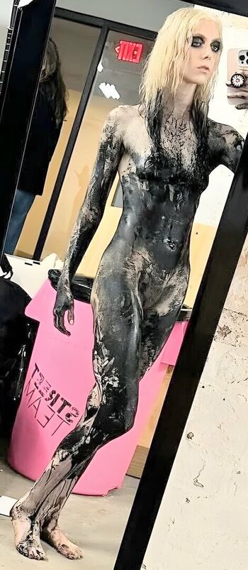 🔥 Taylor momsen  page leaked private photo uncensored full