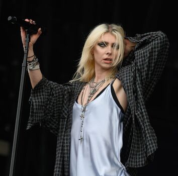 🔥 Taylor momsen  page leaked private photo uncensored full