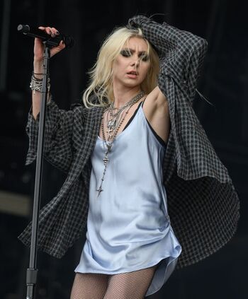 🔥 Taylor momsen  page leaked private photo uncensored full