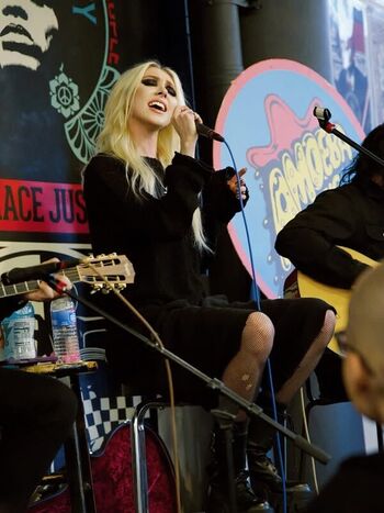 🔥 Taylor momsen  page leaked private photo uncensored full