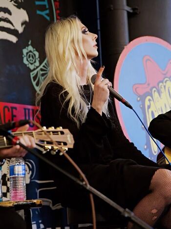 🔥 Taylor momsen  page leaked private photo uncensored full