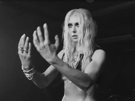 🔥 Taylor momsen  page leaked private photo uncensored full