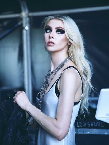 🔥 Taylor momsen  page leaked private photo uncensored full