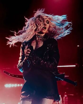 🔥 Taylor momsen  page leaked private photo uncensored full