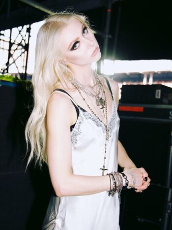 🔥 Taylor momsen  page leaked private photo uncensored full