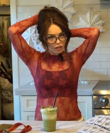 🔥 Valkyrae  page leaked private photo uncensored full