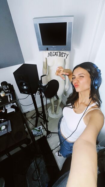 🔥 Victoria justice  page leaked private photo uncensored full