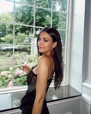 🔥 Victoria justice  page leaked private photo uncensored full