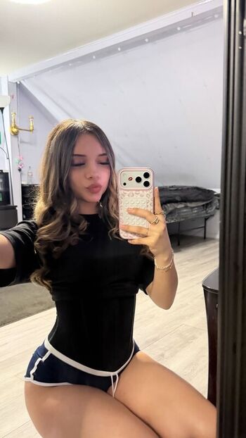 🔥 Yessseeeniiaa page leaked private photo uncensored full